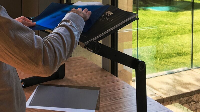 TGBHeight_adjustable_desk